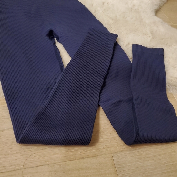 Dynamite Seamless Ribbed Leggings - Picture 4 of 4